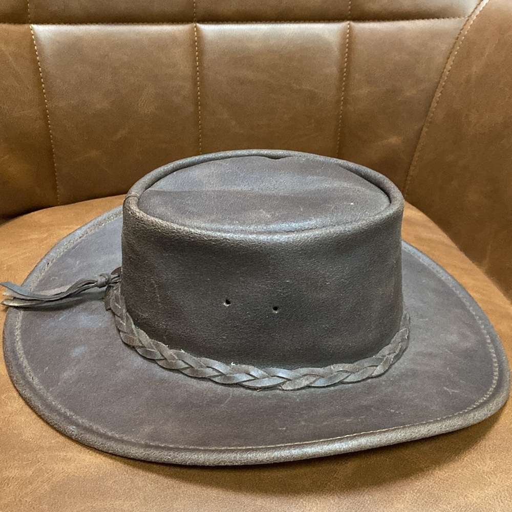 Minnetonka Unisex Tan Leather Fold Up Hat - Picture 12 of 17